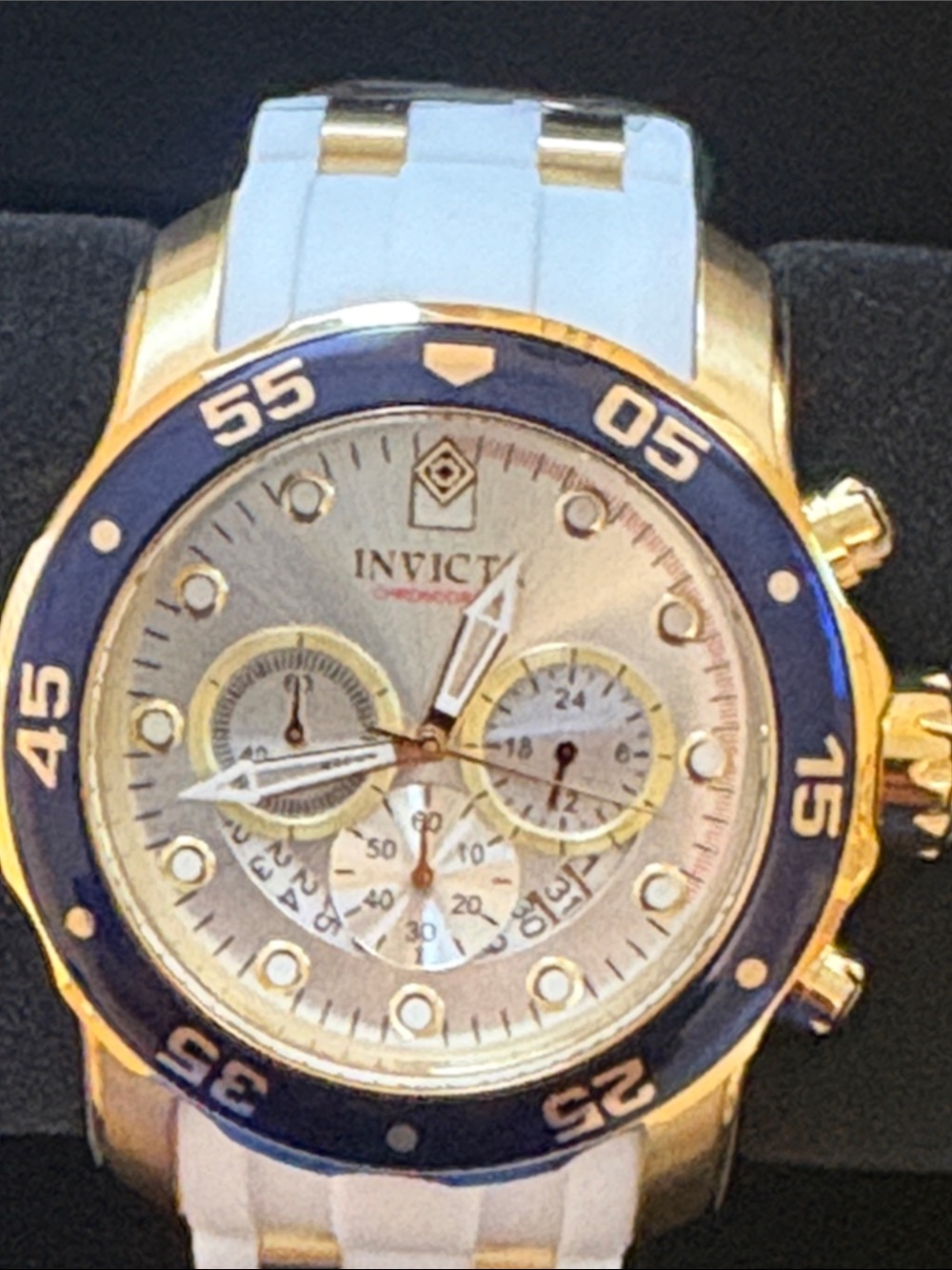 Last sale price Rare Invicta Pro Diver SCUBA
Men's Watch - 48mm, Gold, White - Picture 4 of 16